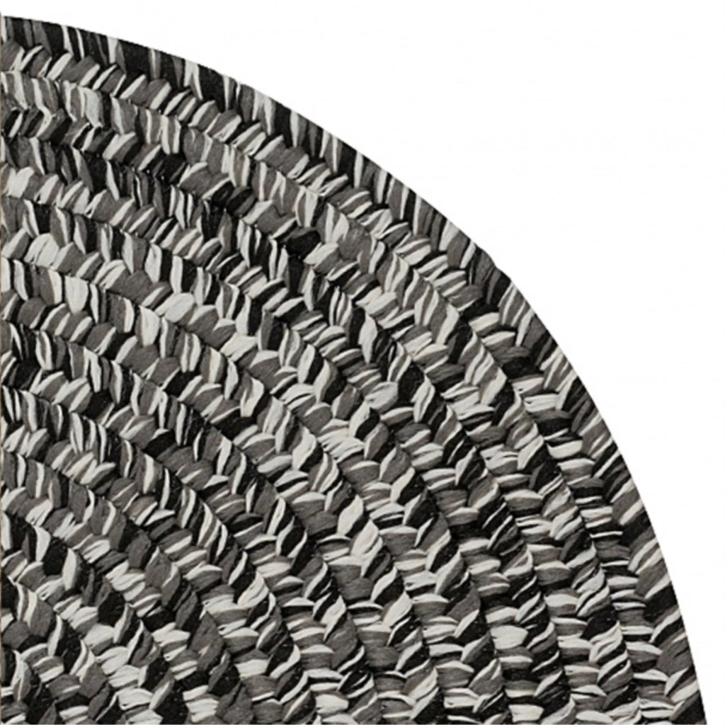 3.5' x 5.5' Black Reversible Oval Outdoor Area Rug Y854002