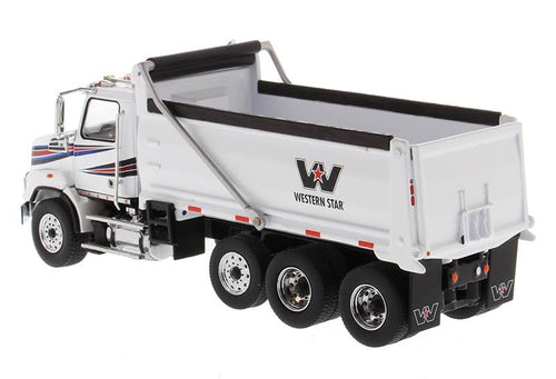 1/50 Diecast Dump Truck Model X748861