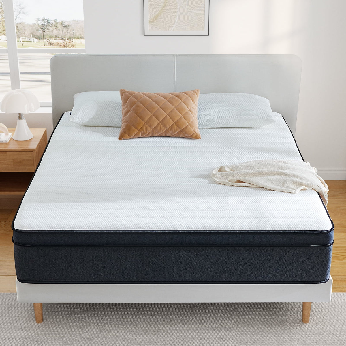 Queen 12 inch Medium Plush Hybrid Innerspring Mattress D7904